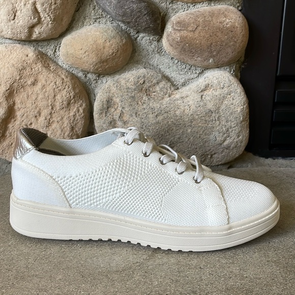 Life Stride, B ZEES Women's White Slide On Air Step Sneakers Sz 10, NEW - Picture 11 of 15